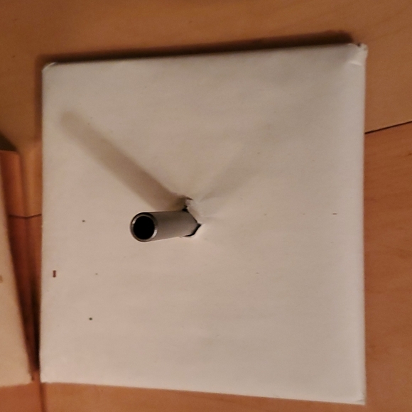 Small tabletop Christmas tree with concrete base - Picture 5 of 8